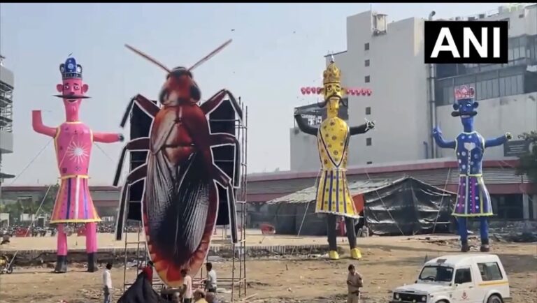 देश भर में दशहरा आज, दिल्ली में रावण के साथ जलेगा कॉकरोच का 30 फीट ऊंचा पुतला